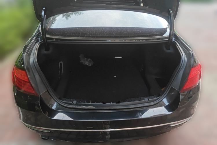 Used BMW 5 Series 2017 525Li Luxury Design Package Trunk
