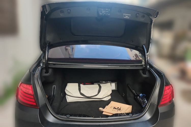 Used BMW 5 Series 2017 525Li Luxury Design Package Trunk