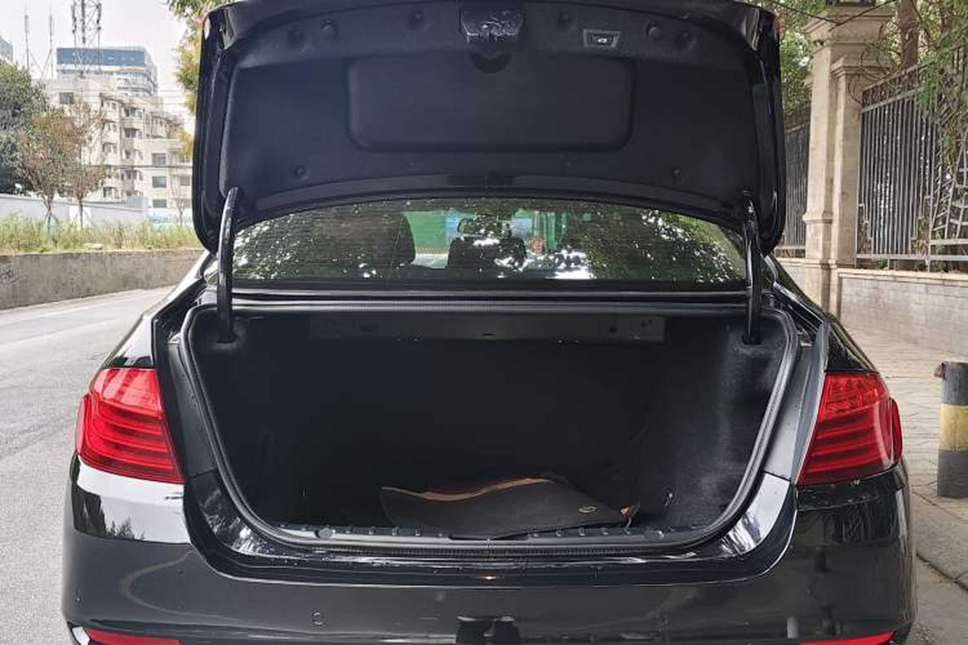 Used BMW 5 Series 2017 520Li Elegant Edition Trunk