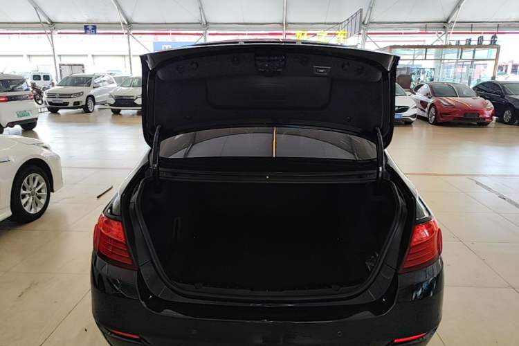 Used BMW 5 Series 2017 520Li Elegant Edition Trunk