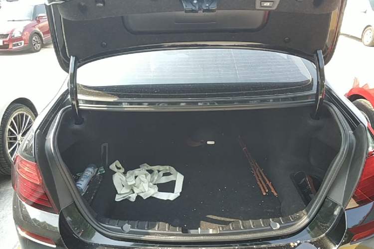Used BMW 5 Series 2017 525Li Luxury Design Package Trunk