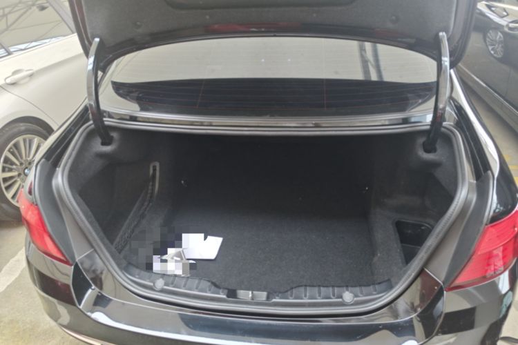 Used BMW 5 Series 2017 525Li Luxury Design Package Trunk