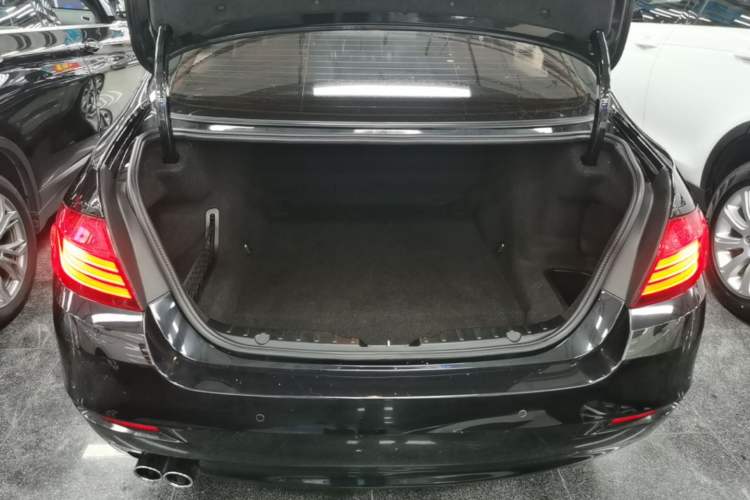 Used BMW 5 Series 2017 525Li Leading Model Trunk