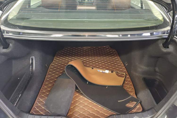 Used BMW 5 Series 2017 525Li Leading Model Trunk