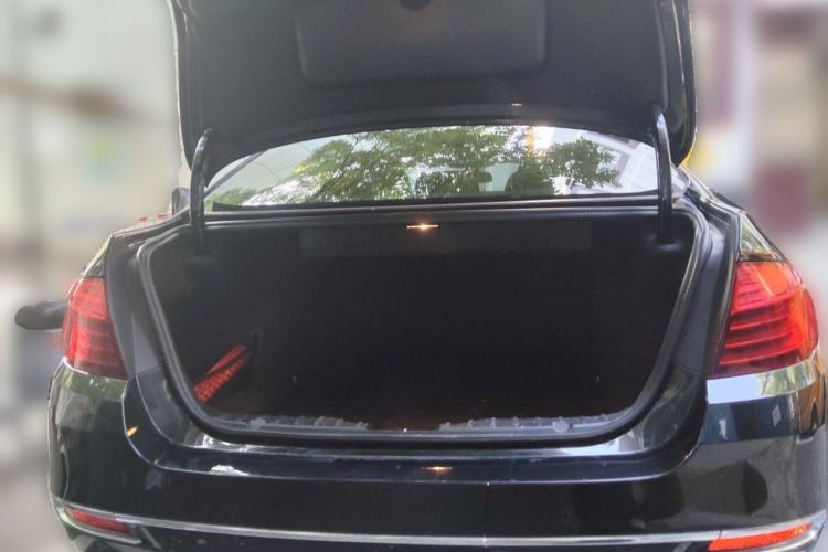 Used BMW 5 Series 2017 525Li Luxury Design Package Trunk
