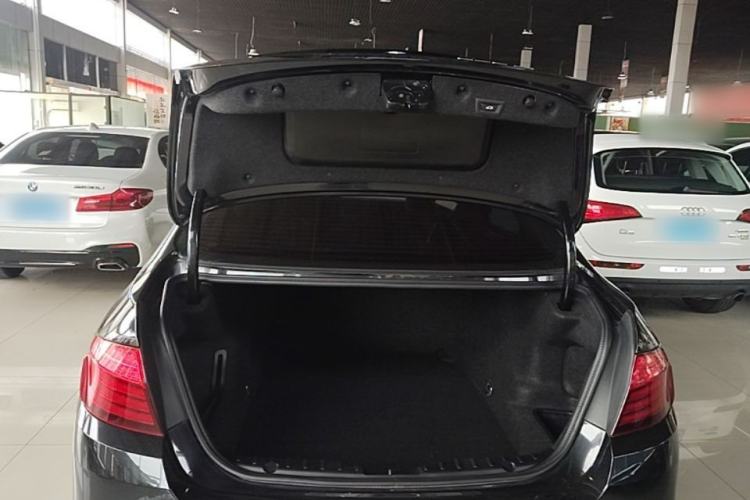 Used BMW 5 Series 2017 525Li Luxury Design Package Trunk