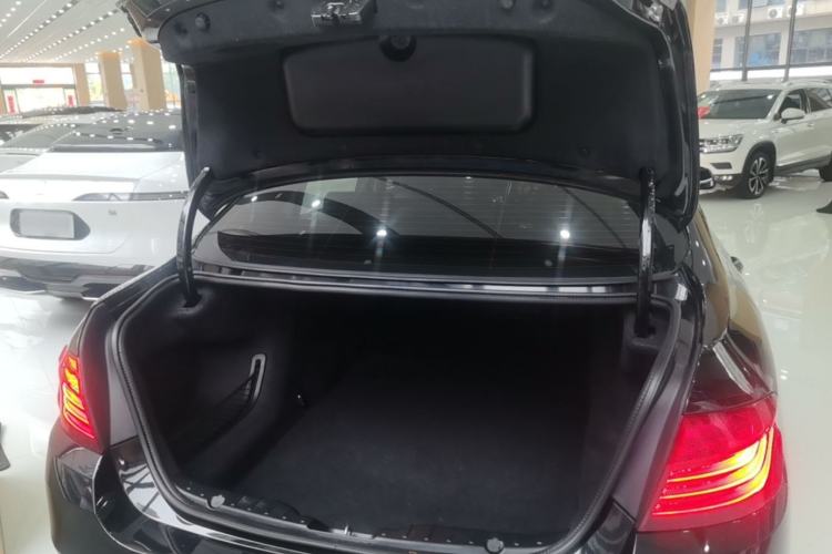 Used BMW 5 Series 2017 525Li Luxury Design Package Trunk