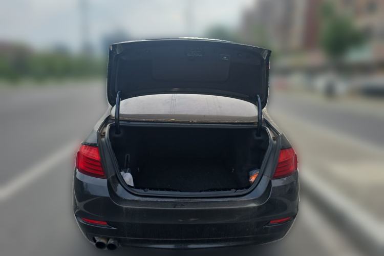 Used BMW 5 Series 2017 525Li Leading Model Trunk
