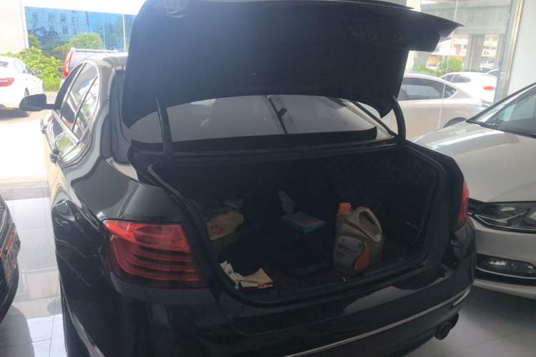 Used BMW 5 Series 2017 525Li Luxury Design Package Trunk