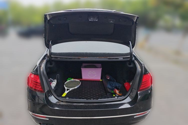 Used BMW 5 Series 2017 525Li Luxury Design Package Trunk