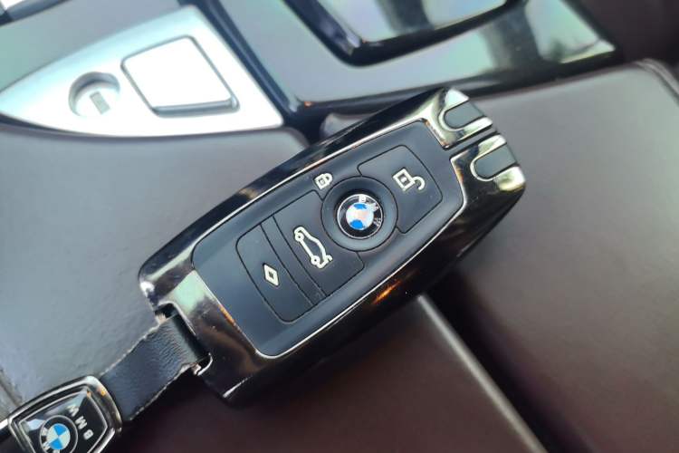Used BMW 5 Series 2017 525Li Luxury Design Package Vehicle Key