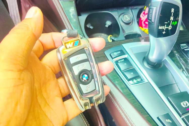Used BMW 5 Series 2017 525Li Luxury Design Package Vehicle Key