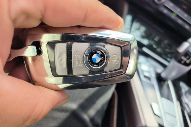 Used BMW 5 Series 2017 525Li Luxury Design Package Vehicle Key