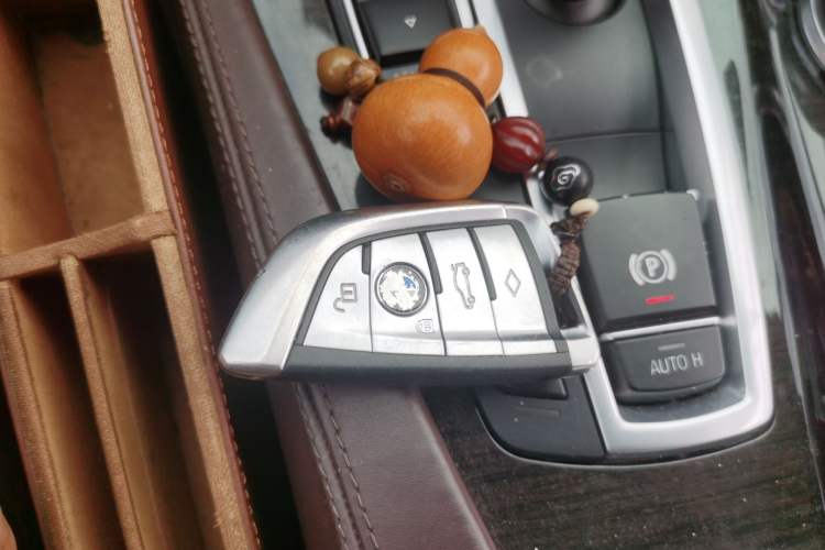 Used BMW 5 Series 2017 525Li Luxury Design Package Vehicle Key