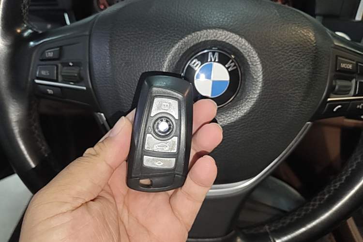 Used BMW 5 Series 2017 520Li Elegant Edition Vehicle Key