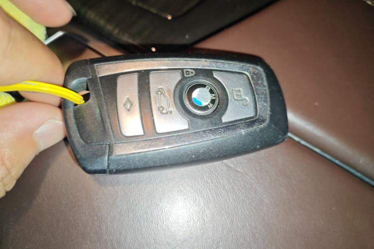 Used BMW 5 Series 2017 525Li Luxury Design Package Vehicle Key