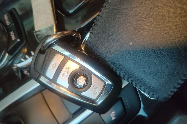Used BMW 5 Series 2017 525Li Luxury Design Package Vehicle Key