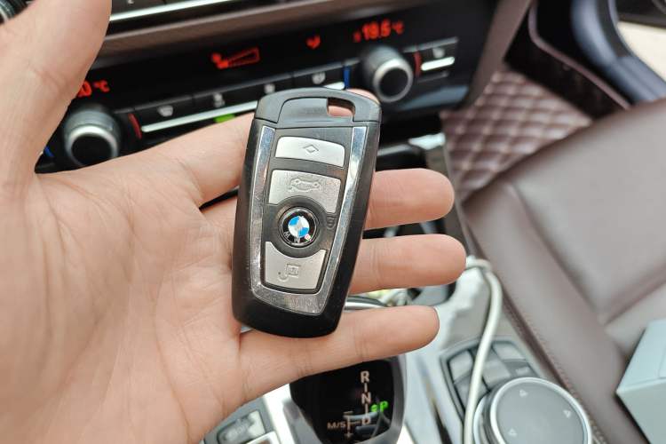 Used BMW 5 Series 2017 525Li Luxury Design Package Vehicle Key