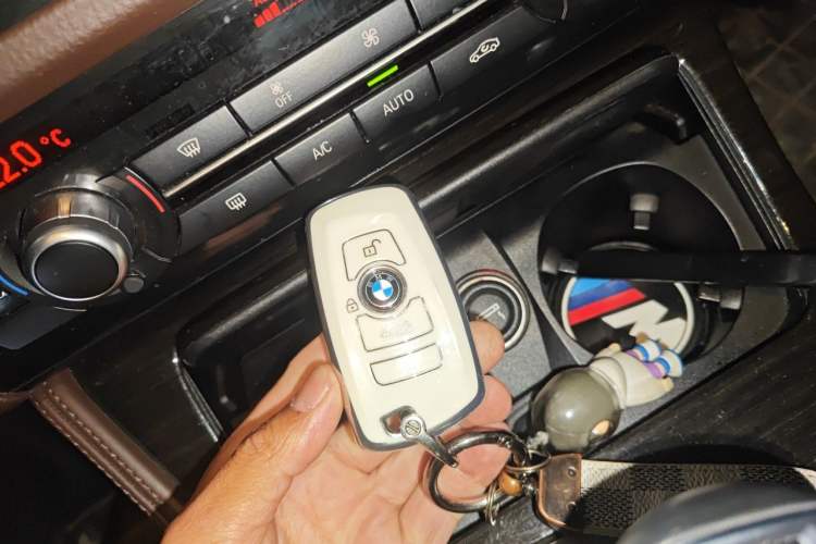 Used BMW 5 Series 2017 525Li Luxury Design Package Vehicle Key