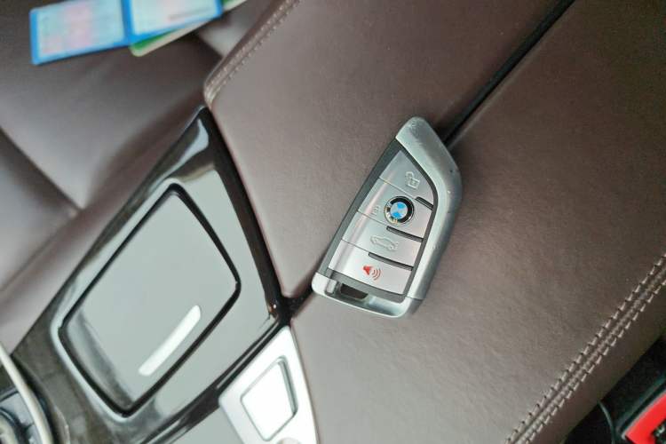 Used BMW 5 Series 2017 525Li Luxury Design Package Vehicle Key