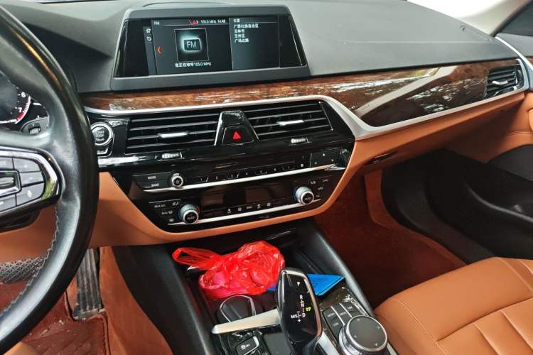 Used BMW 5 Series 2017 528Li Leading Model Audio And AC Panel
