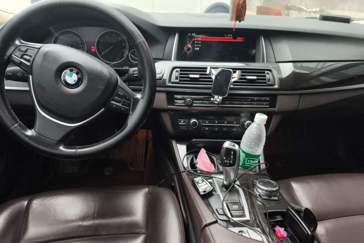 Used BMW 5 Series 2017 525Li Luxury Design Package Center Console