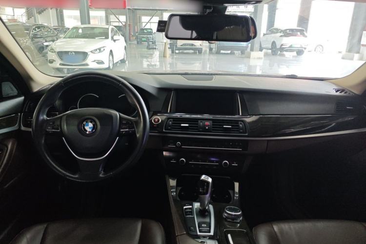 Used BMW 5 Series 2017 525Li Luxury Design Package Center Console