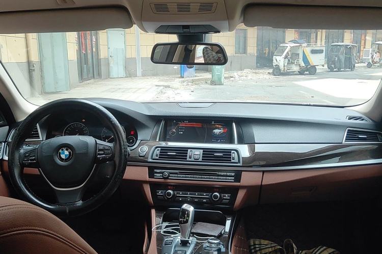 Used BMW 5 Series 2017 525Li Leading Model Center Console