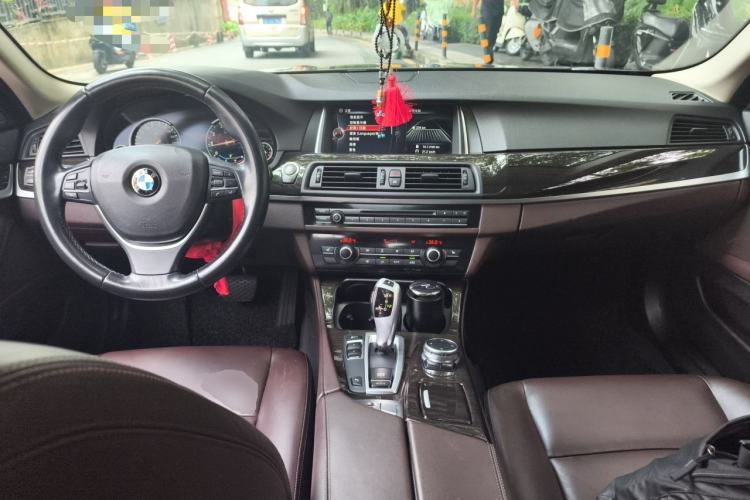 Used BMW 5 Series 2017 525Li Luxury Design Package Center Console