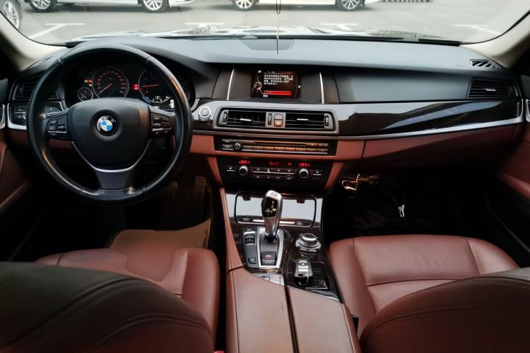 Used BMW 5 Series 2017 525Li Leading Model Center Console