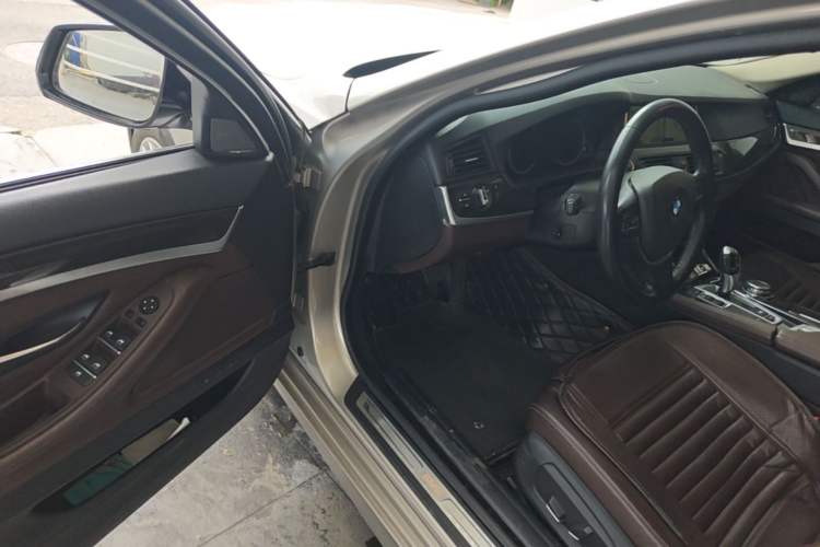 Used BMW 5 Series 2017 525Li Luxury Design Package Driver Seat