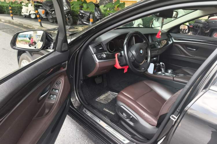 Used BMW 5 Series 2017 525Li Luxury Design Package Driver Seat