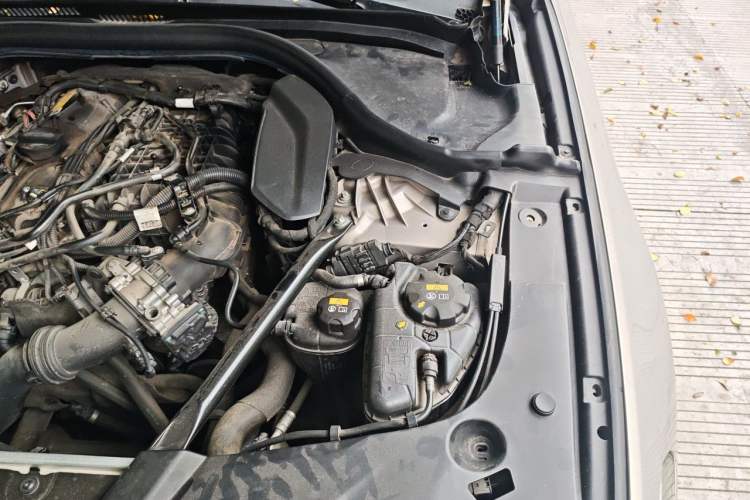 Used BMW 5 Series 2017 528Li Leading Model Engine Bay Left