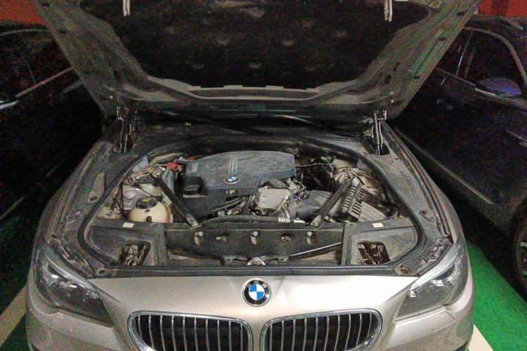 Used BMW 5 Series 2017 525Li Leading Model Engine Bay