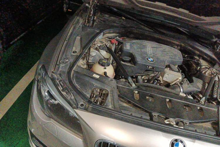 Used BMW 5 Series 2017 525Li Leading Model Engine Bay Right