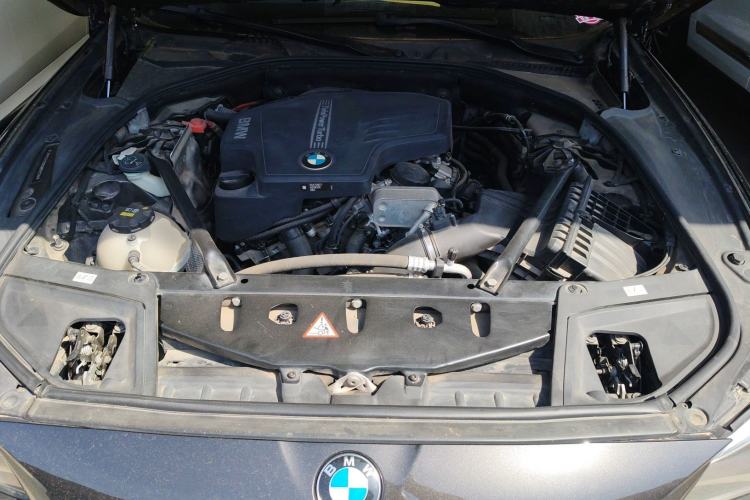 Used BMW 5 Series 2017 525Li Luxury Design Package Engine Bay