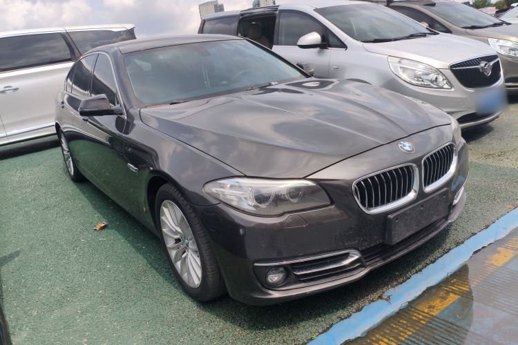 Used BMW 5 Series 2017 525Li Luxury Design Package Front Right 45 Deg