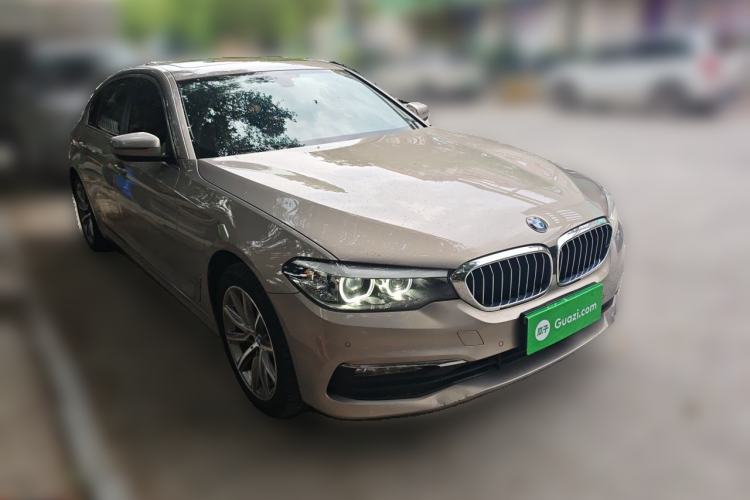 Used BMW 5 Series 2017 528Li Leading Model Front Right 45 Deg