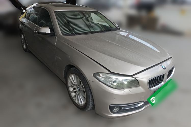 Used BMW 5 Series 2017 525Li Luxury Design Package Front Right 45 Deg