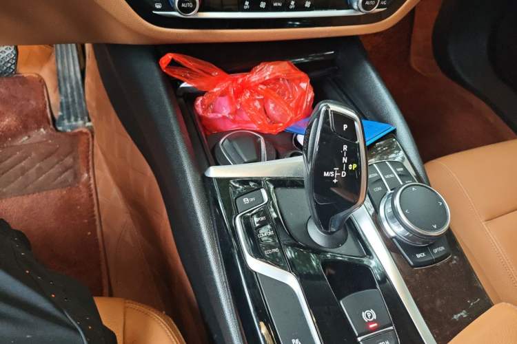 Used BMW 5 Series 2017 528Li Leading Model Gear Lever