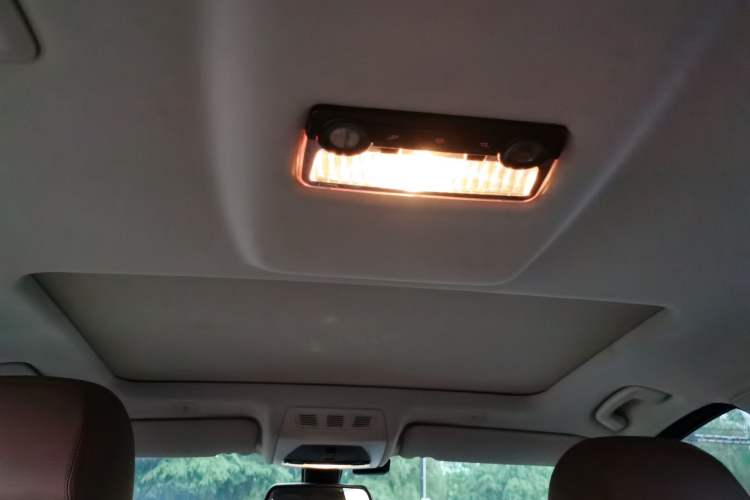 Used BMW 5 Series 2017 525Li Leading Model Headliner