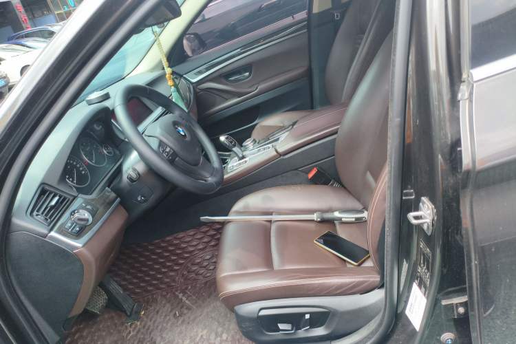 Used BMW 5 Series 2017 525Li Luxury Design Package Left Front Seat