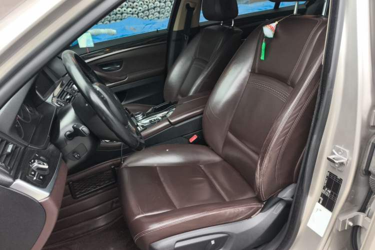 Used BMW 5 Series 2017 525Li Luxury Design Package Left Front Seat