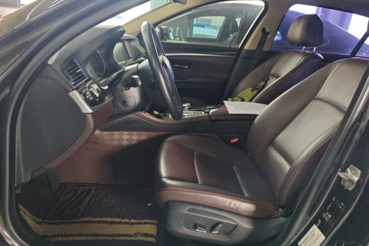 Used BMW 5 Series 2017 525Li Luxury Design Package Left Front Seat