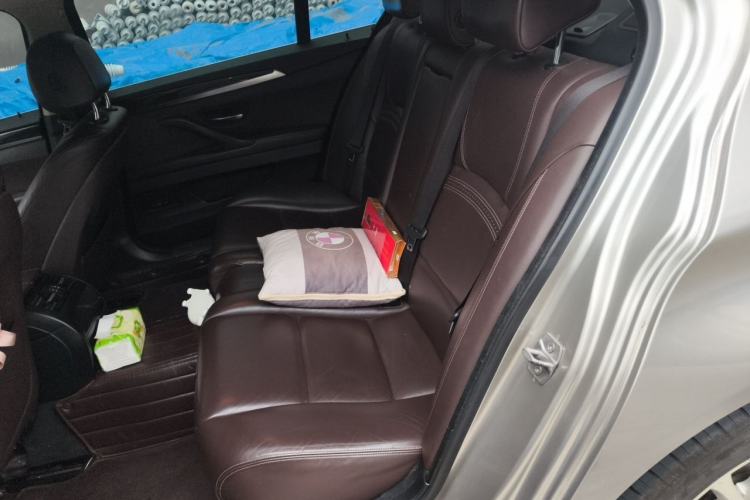 Used BMW 5 Series 2017 525Li Luxury Design Package Left Rear Seat