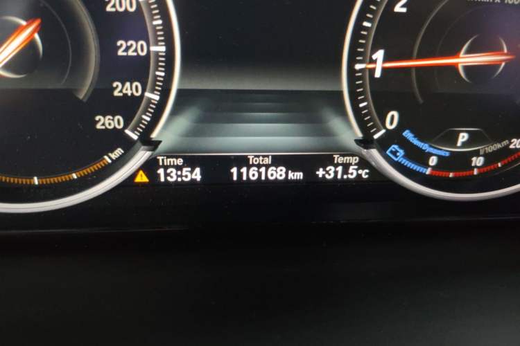 Used BMW 5 Series 2017 525Li Luxury Design Package Odometer Close Up