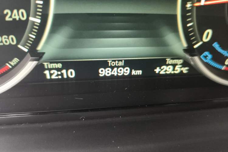 Used BMW 5 Series 2017 525Li Luxury Design Package Odometer Close Up