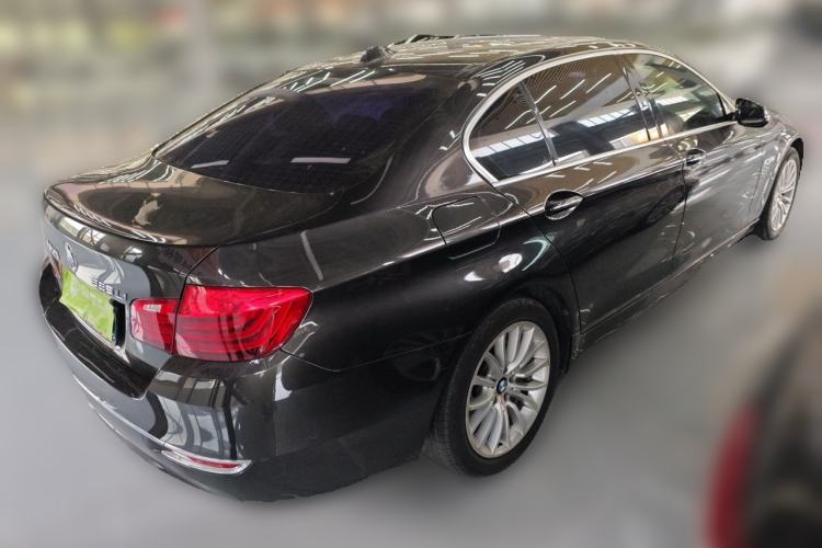 Used BMW 5 Series 2017 525Li Luxury Design Package Rear Right 45 Deg