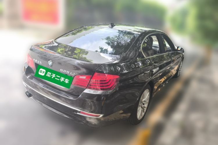Used BMW 5 Series 2017 525Li Luxury Design Package Rear Right 45 Deg