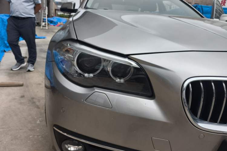 Used BMW 5 Series 2017 525Li Luxury Design Package Right Front Headlight